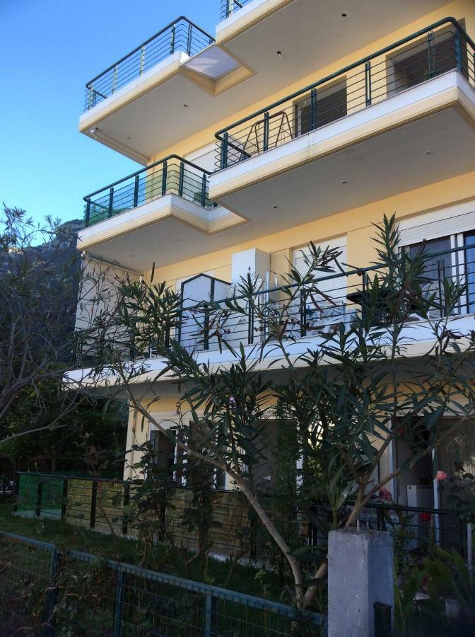 Ourania'S Apartments Kamena Vourla Esterno foto