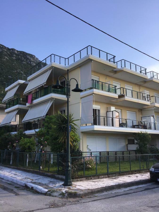 Ourania'S Apartments Kamena Vourla Esterno foto