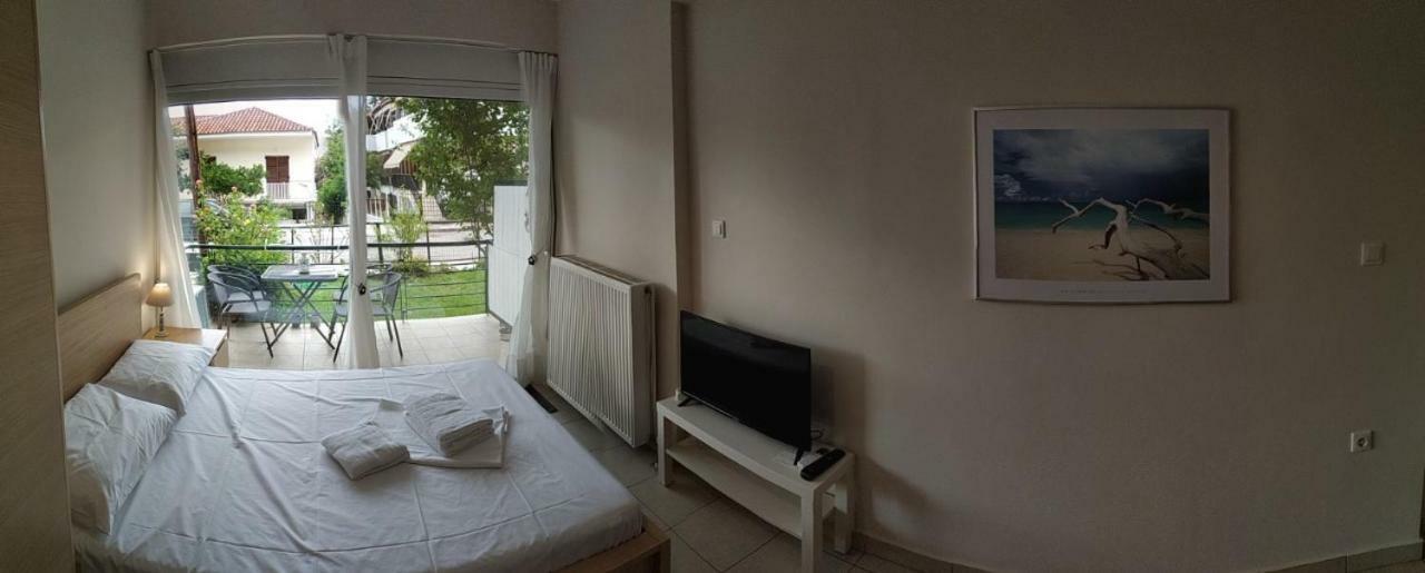 Ourania'S Apartments Kamena Vourla Esterno foto