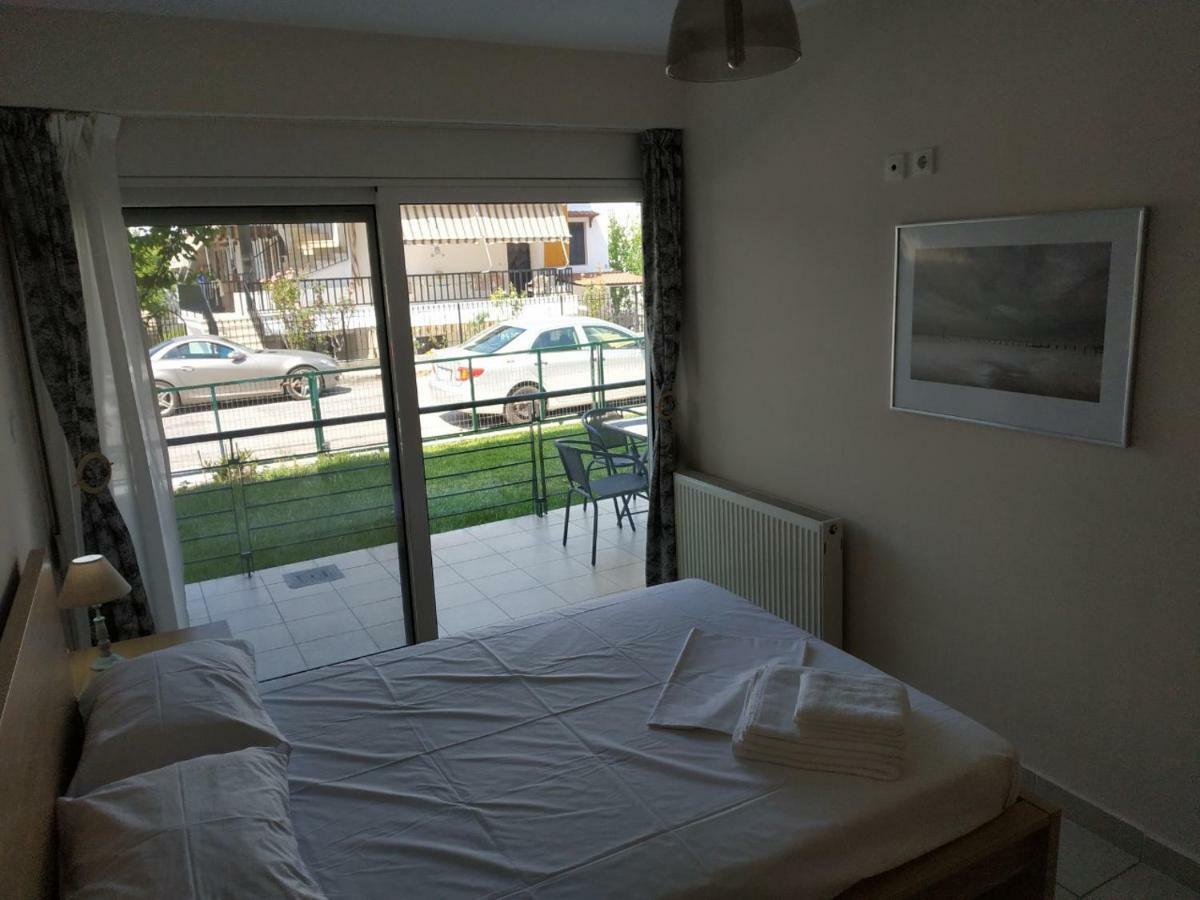 Ourania'S Apartments Kamena Vourla Esterno foto